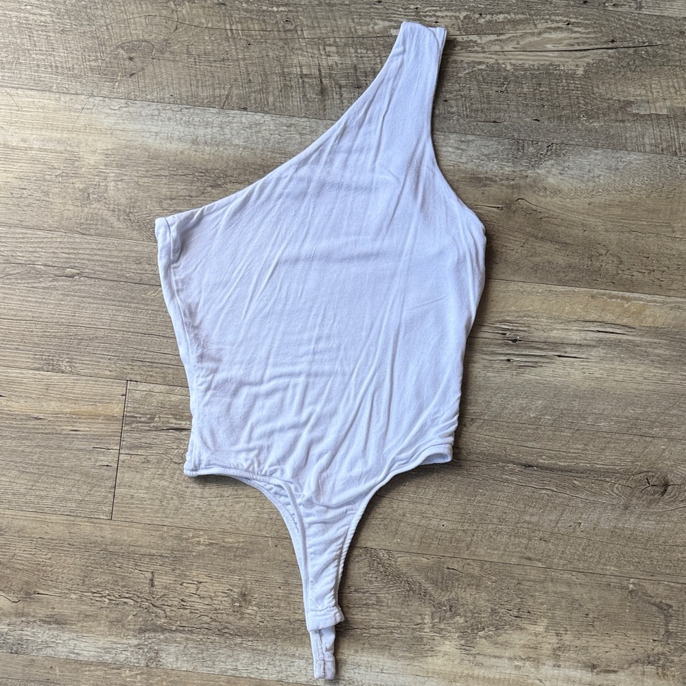 NWOT Superdown One-Shoulder Bodysuit